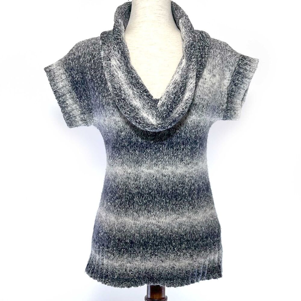 5/ $25 Maurices Gray Cowl Neck Sweater Medium